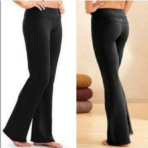 Athleta Pants - Athleta Black Kickbooty Yoga Pants Size M